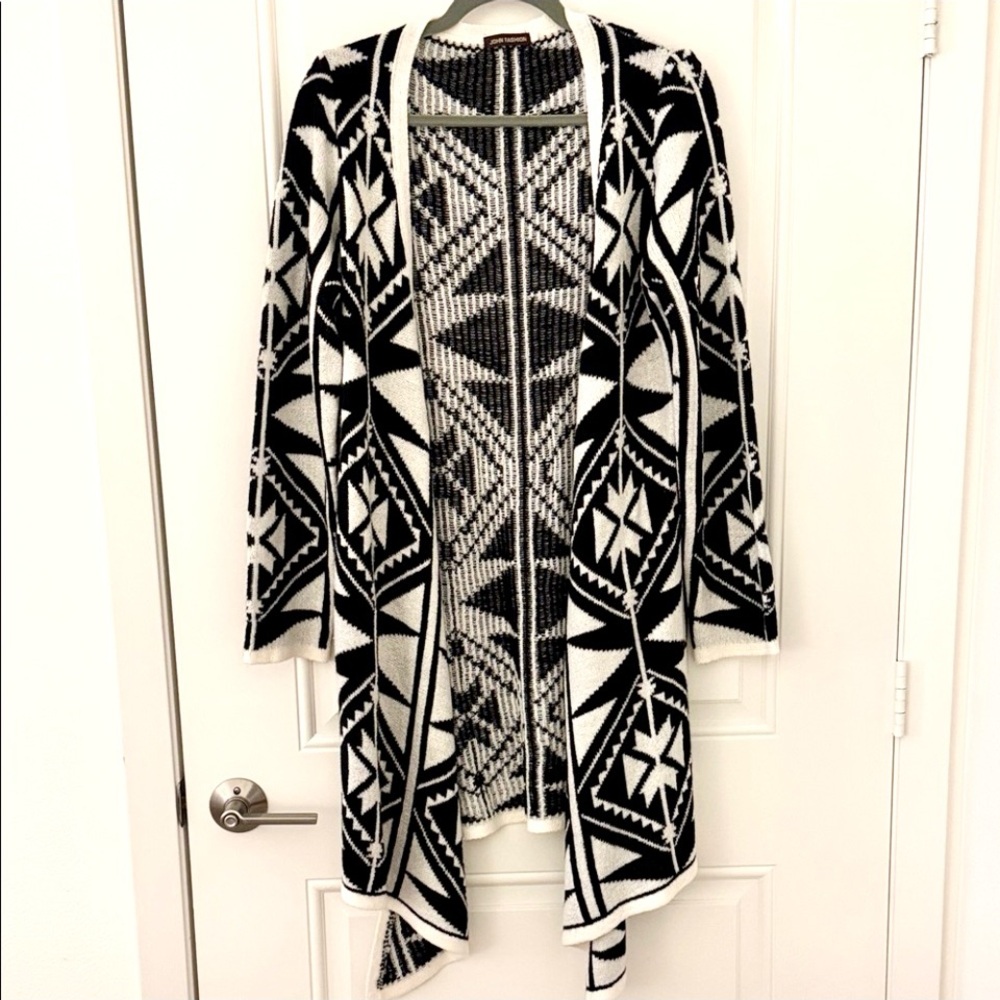 Chic Black and White Women's Cardigan